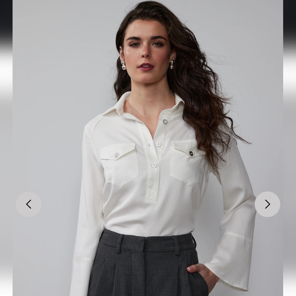 Flutter sleeve Blouse NWT